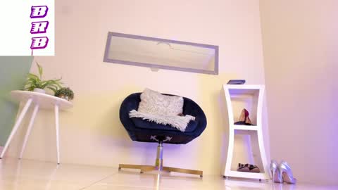 Snapshot of thais_dreams chatting on 7, 1, 2025 Thais online show from 7, 1, 2025