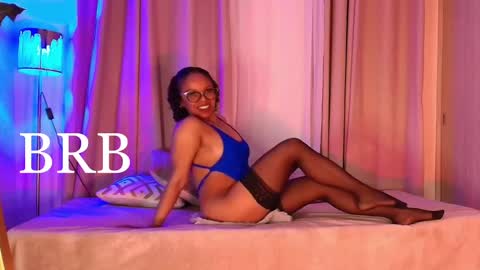Snapshot of thais_dreams chatting on 4, 3, 2025 Thais online show from 4, 3, 2025