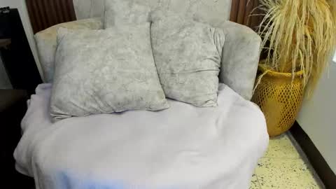 Sweet Thais  online show from 1, 11, 2025