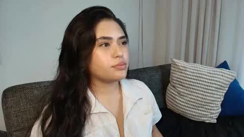 Snapshot of thaisadara24 chatting on 20, 5, 2026 T H A I S online show from 20, 5, 2026