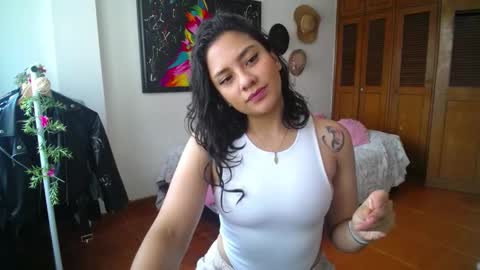 Snapshot of thaliacooper chatting on 12, 12, 2024 online show from 12, 12, 2024
