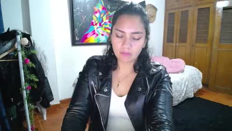 Snapshot of thaliacooper chatting on 23, 12, 2024 online show from 23, 12, 2024
