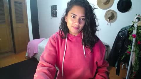 Snapshot of thaliacooper chatting on 25, 1, 2025 online show from 25, 1, 2025
