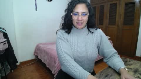 Snapshot of thaliacooper chatting on 20, 9, 2025 online show from 20, 9, 2025