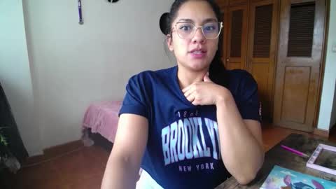 Snapshot of thaliacooper chatting on 1, 10, 2025 online show from 1, 10, 2025