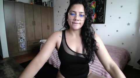 Snapshot of thaliacooper chatting on 18, 7, 2026 online show from 18, 7, 2026