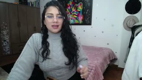 Snapshot of thaliacooper chatting on 8, 8, 2026 online show from 8, 8, 2026