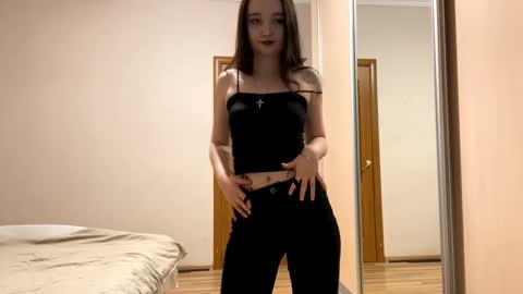 Snapshot of thaliakuchem chatting on 2, 2, 2026 Yumi online show from 2, 2, 2026