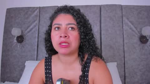 Snapshot of thara_webstter chatting on 9, 2, 2026 thara webstter online show from 9, 2, 2026