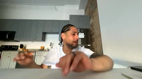 Snapshot of thatbasianguy chatting on 14, 10, 2025 LoveHateLust online show from 14, 10, 2025