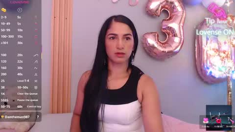 Snapshot of thayssa_ross chatting on 30, 4, 2026 THAYSSA ROSS online show from 30, 4, 2026