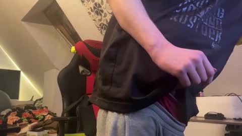 Snapshot of the420duderino chatting on 14, 11, 2025 the420duderino online show from 14, 11, 2025