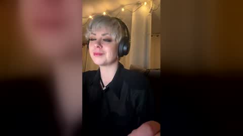 Snapshot of the_arctic_beaty chatting on 1, 3, 2026 the_arctic_beaty online show from 1, 3, 2026