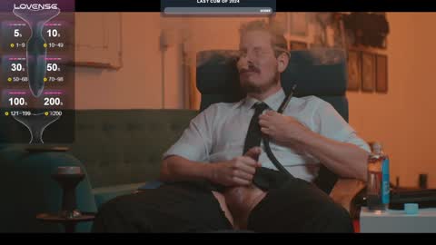Snapshot of the_dilf chatting on 31, 12, 2024 The DILF - online show from 31, 12, 2024