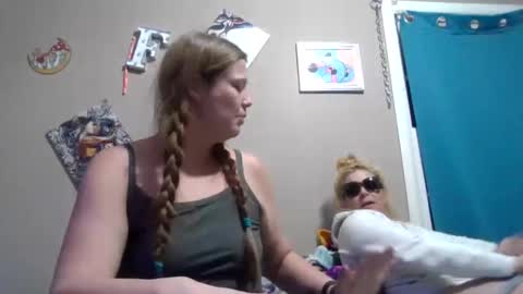 Snapshot of the_sam_ chatting on 23, 12, 2024 the_sam_ online show from 23, 12, 2024