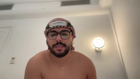 Snapshot of thearabboy98 chatting on 14, 1, 2025 thearabboy98 online show from 14, 1, 2025