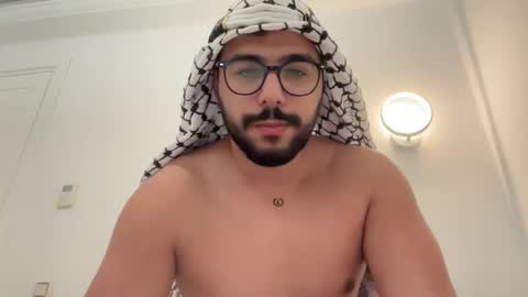 Snapshot of thearabboy98 chatting on 16, 1, 2025 thearabboy98 online show from 16, 1, 2025