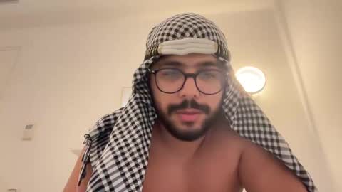 Snapshot of thearabboy98 chatting on 18, 1, 2025 thearabboy98 online show from 18, 1, 2025