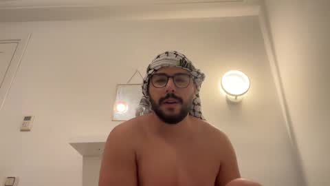 Snapshot of thearabboy98 chatting on 19, 1, 2025 thearabboy98 online show from 19, 1, 2025