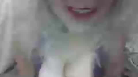 Snapshot of thearcticmilf chatting on 19, 6, 2026 The Arctic Milf online show from 19, 6, 2026
