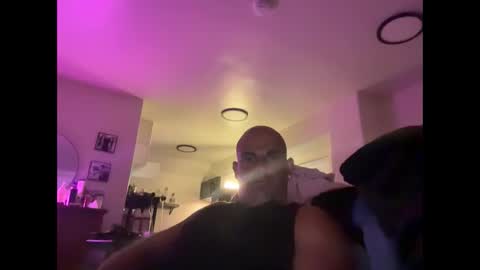 Snapshot of thebuzz777 chatting on 11, 9, 2025 theBuzz777 online show from 11, 9, 2025