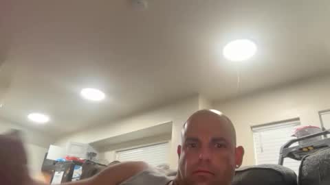 Snapshot of thebuzz777 chatting on 12, 11, 2025 theBuzz777 online show from 12, 11, 2025