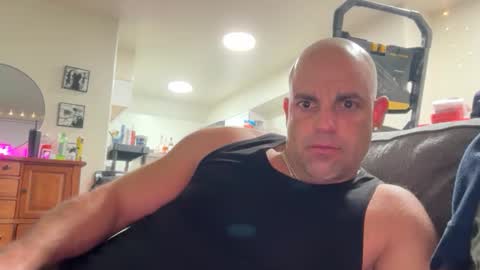 Snapshot of thebuzz777 chatting on 27, 11, 2025 theBuzz777 online show from 27, 11, 2025