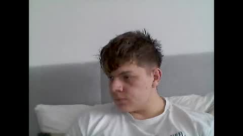 thecuteguy144949 online show from 28, 1, 2025