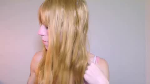 Snapshot of thedollxxxperience chatting on 10, 11, 2025 Yolanda online show from 10, 11, 2025