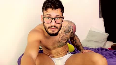 Snapshot of thedragonboyxxx chatting on 2, 12, 2025 thedragonboyxxx online show from 2, 12, 2025