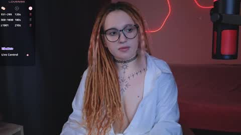 Snapshot of thefullredmoon chatting on 6, 6, 2026 Moon online show from 6, 6, 2026