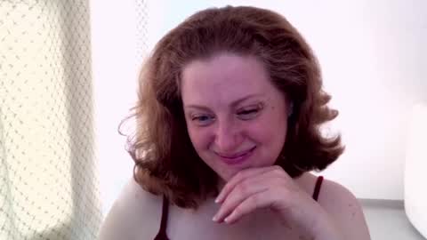 Ella online show from 12, 4, 2026