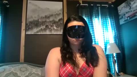 Snapshot of themasked_thickness69 chatting on 15, 4, 2026 themasked_thickness69 online show from 15, 4, 2026