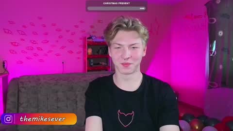 Snapshot of themikesever chatting on 15, 12, 2024 Sever online show from 15, 12, 2024