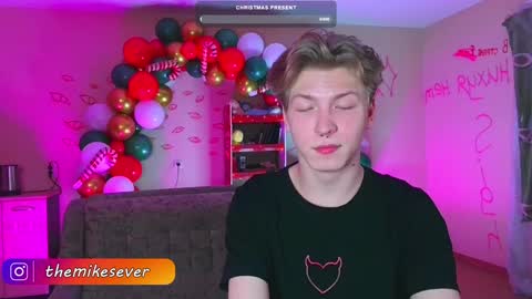 Snapshot of themikesever chatting on 16, 12, 2024 Sever online show from 16, 12, 2024