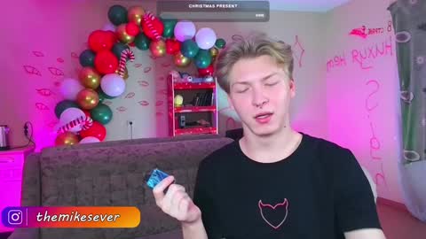 Snapshot of themikesever chatting on 21, 12, 2024 Sever online show from 21, 12, 2024