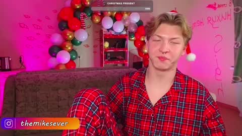 Snapshot of themikesever chatting on 24, 12, 2024 Sever online show from 24, 12, 2024