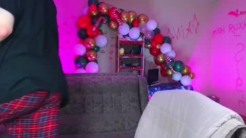 Snapshot of themikesever chatting on 27, 12, 2024 Sever online show from 27, 12, 2024