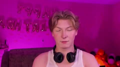 Snapshot of themikesever chatting on 19, 2, 2025 Sever online show from 19, 2, 2025