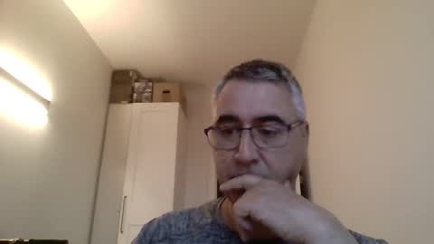 Snapshot of themohican chatting on 8, 4, 2026 Themohican online show from 8, 4, 2026