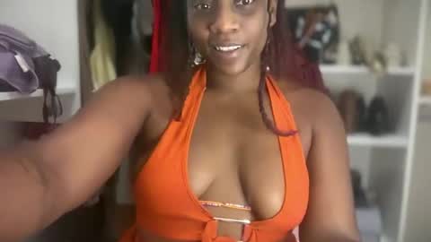 Snapshot of thenaturalgoddess chatting on 21, 5, 2026 TheNaturalGoddess online show from 21, 5, 2026