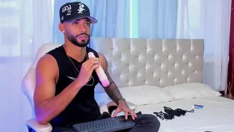 Theo Sky online show from 15, 9, 2025