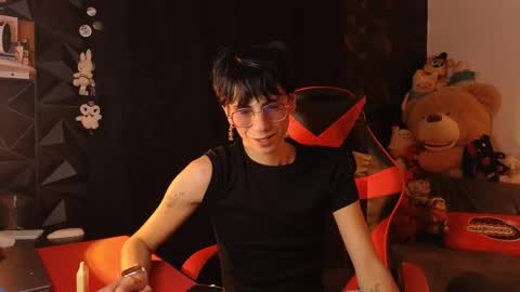 Snapshot of theprince_red chatting on 12, 5, 2026 Matt independent model online show from 12, 5, 2026