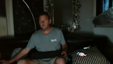 Snapshot of therealkurva4u chatting on 4, 11, 2025 therealkurva4u online show from 4, 11, 2025
