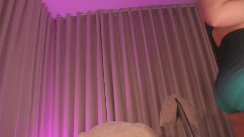 Snapshot of therealpeach_ chatting on 7, 7, 2026 online show from 7, 7, 2026