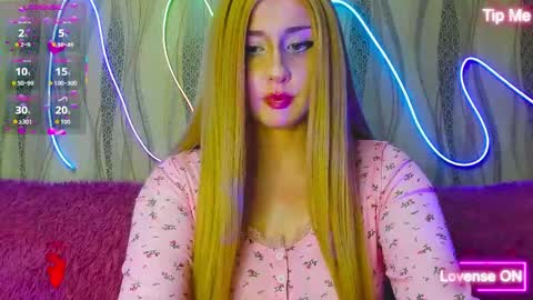 Snapshot of therosesweet chatting on 4, 6, 2026 Rose online show from 4, 6, 2026