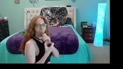 Snapshot of thesexualdragon chatting on 19, 9, 2025 TheSexualDragon online show from 19, 9, 2025