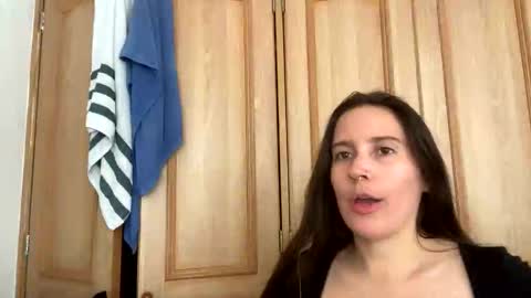 Nicole online show from 18, 10, 2025