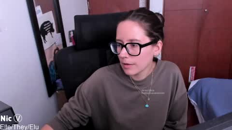 Snapshot of thetropicalseduction chatting on 30, 4, 2026 Nicole online show from 30, 4, 2026