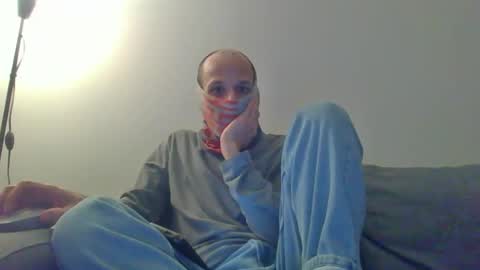Snapshot of thetubedscarfguy chatting on 28, 2, 2025 Scarf guy online show from 28, 2, 2025